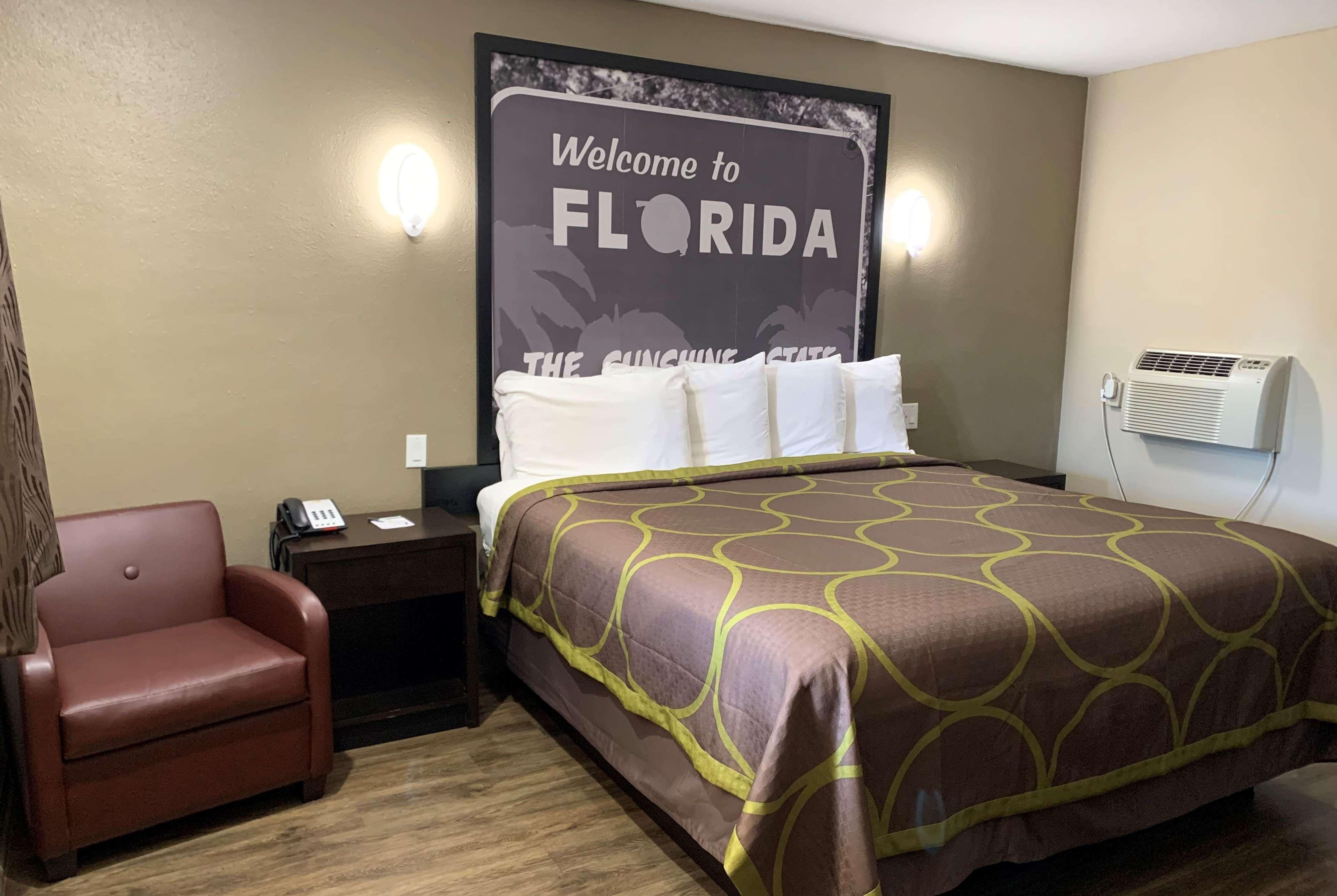 Super 8 By Wyndham Pensacola Nas Area Motel Beach Haven Ngoại thất bức ảnh