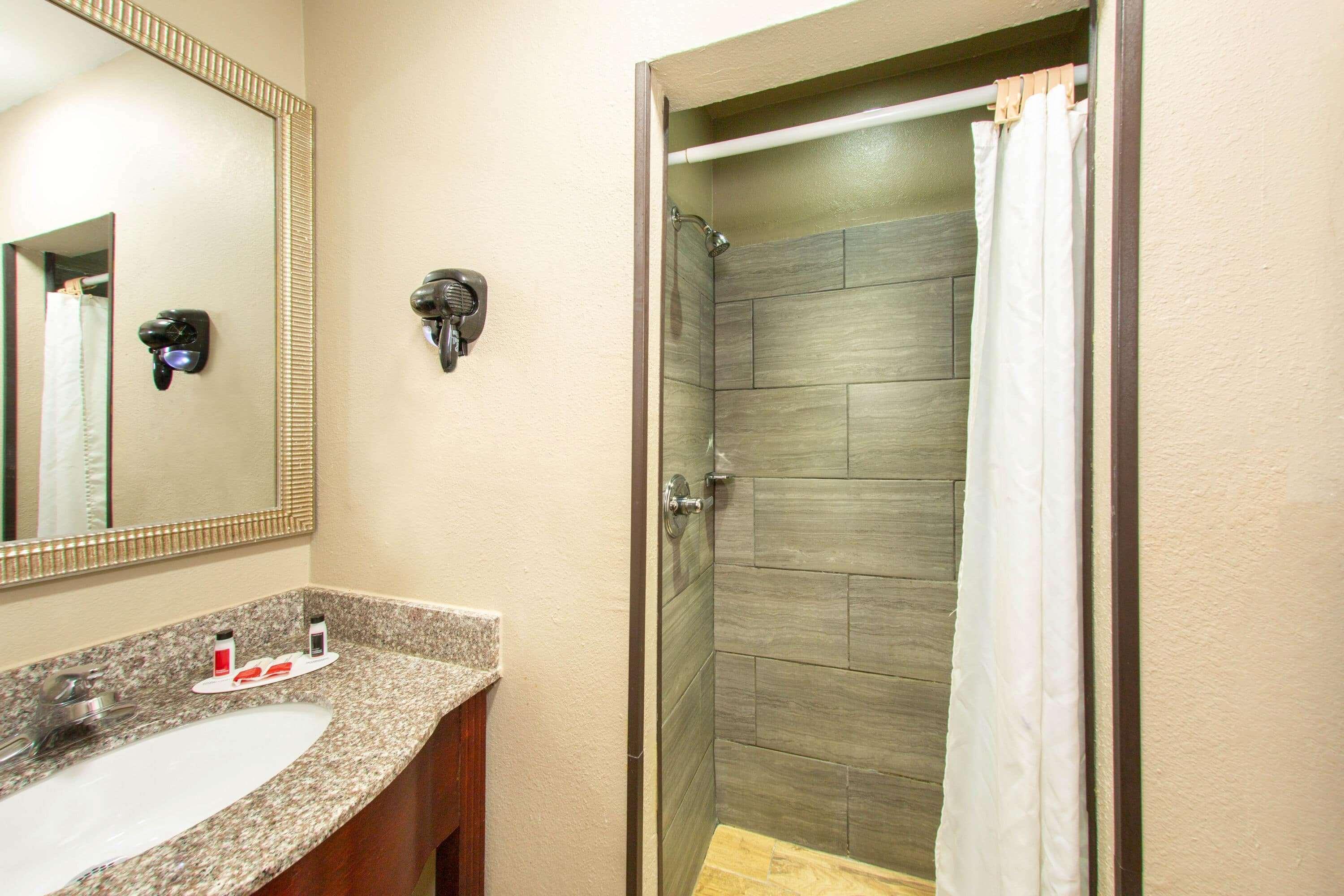 Super 8 By Wyndham Pensacola Nas Area Motel Beach Haven Ngoại thất bức ảnh