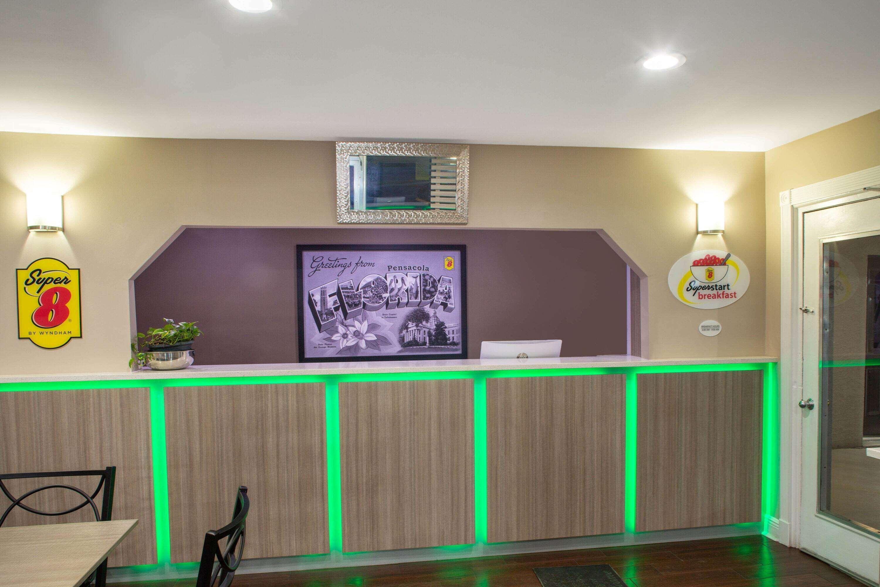 Super 8 By Wyndham Pensacola Nas Area Motel Beach Haven Ngoại thất bức ảnh